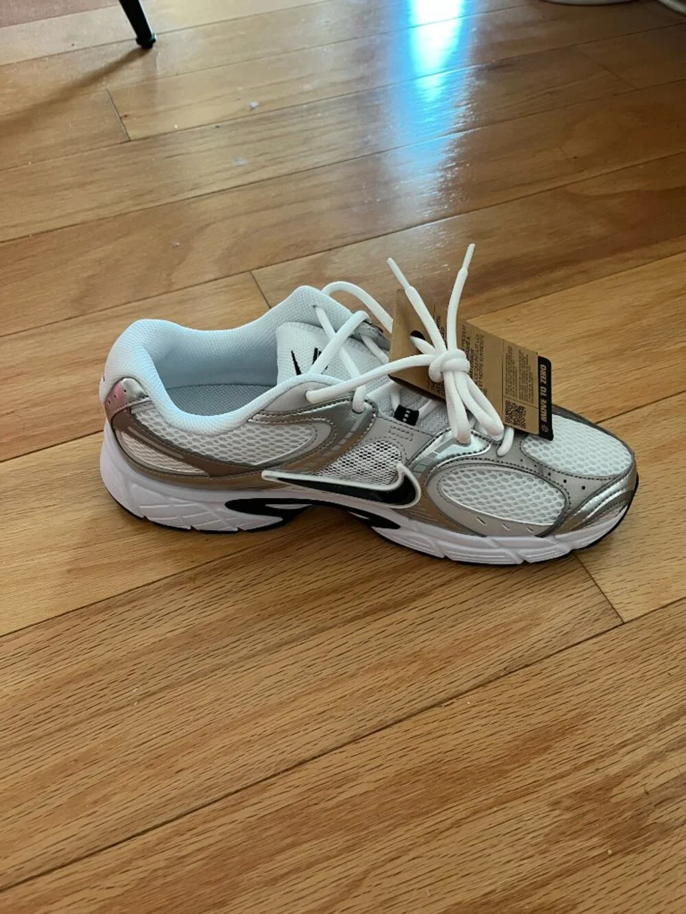 Nike Sneakers: NEW!!!! Never used